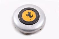 Steering wheel horn button